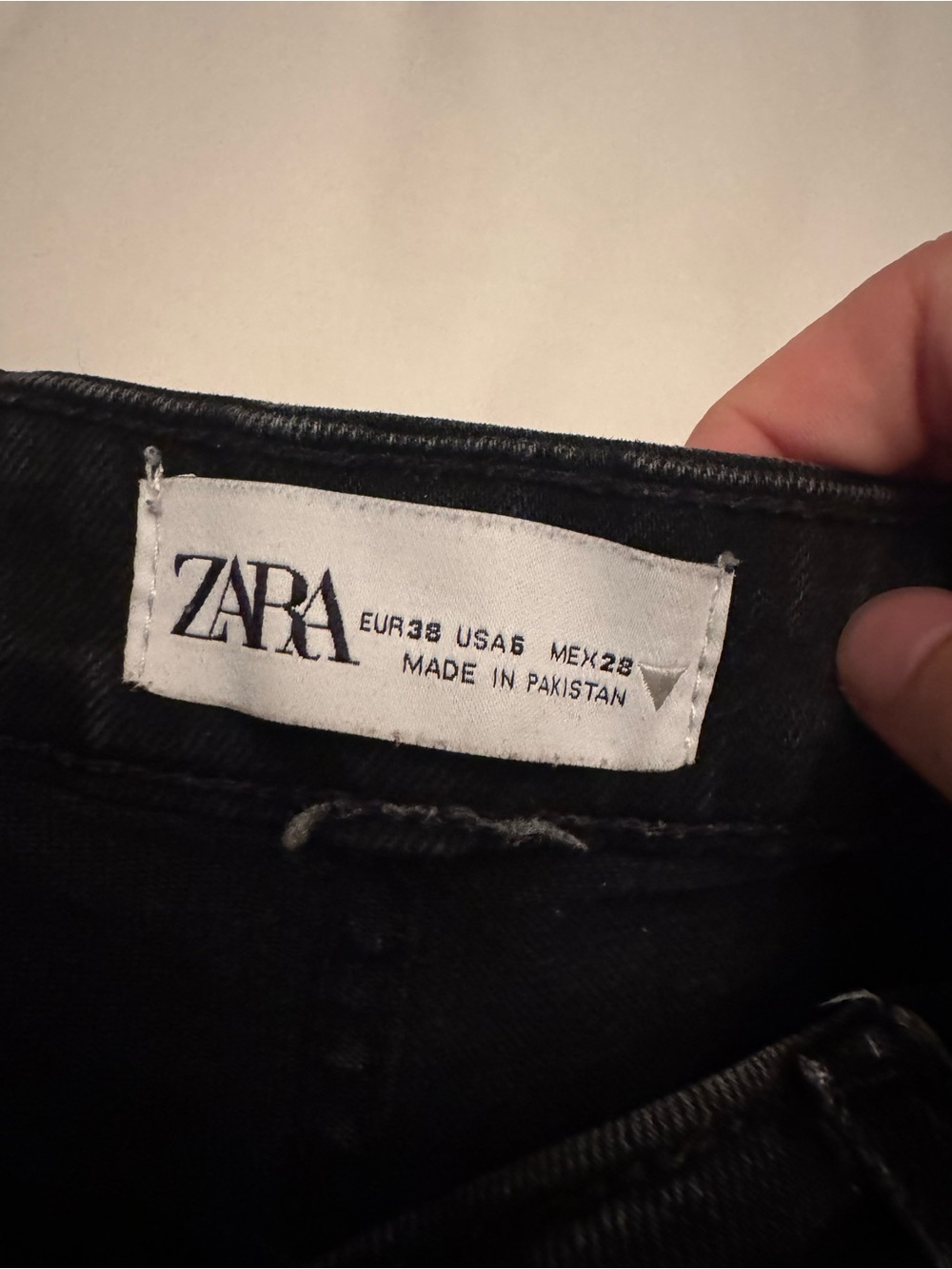 ZARA Black High-Rise Flared Jeans with Raw Hem - Picture 2 of 2